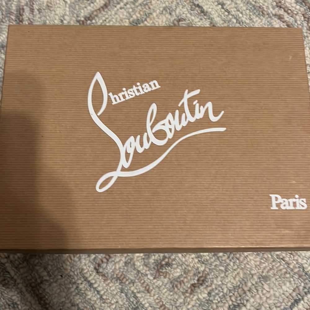 Size 7.5  Christian louboutin  nude heels never worn